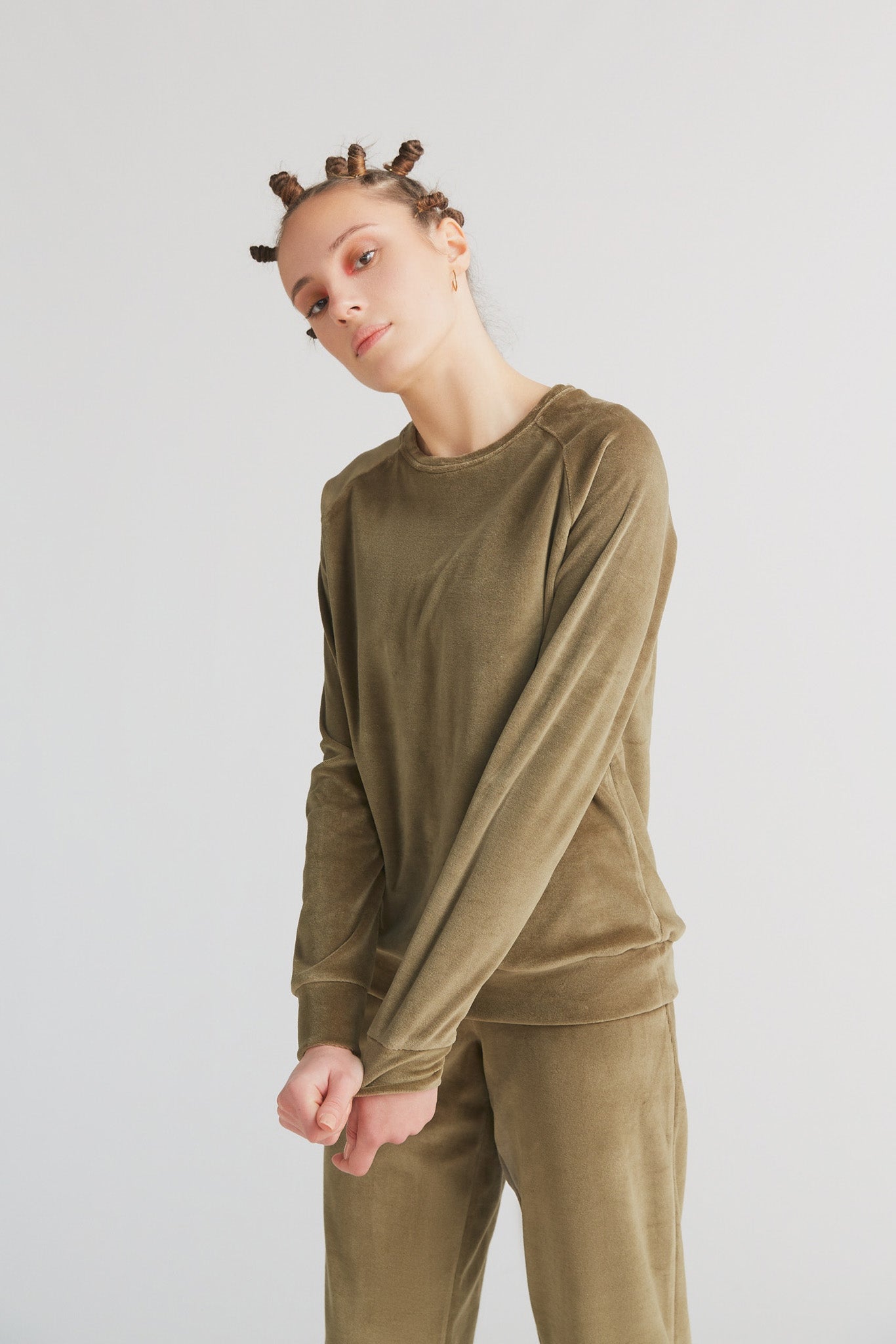 1277-041 | Damen Nickysweatshirt - Oliv