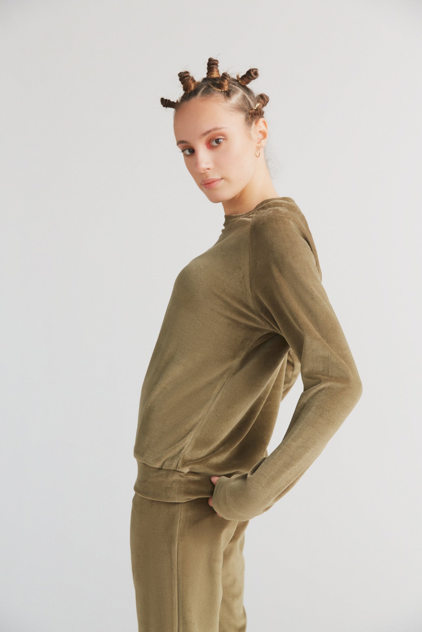 1277-041 | Damen Nickysweatshirt - Oliv