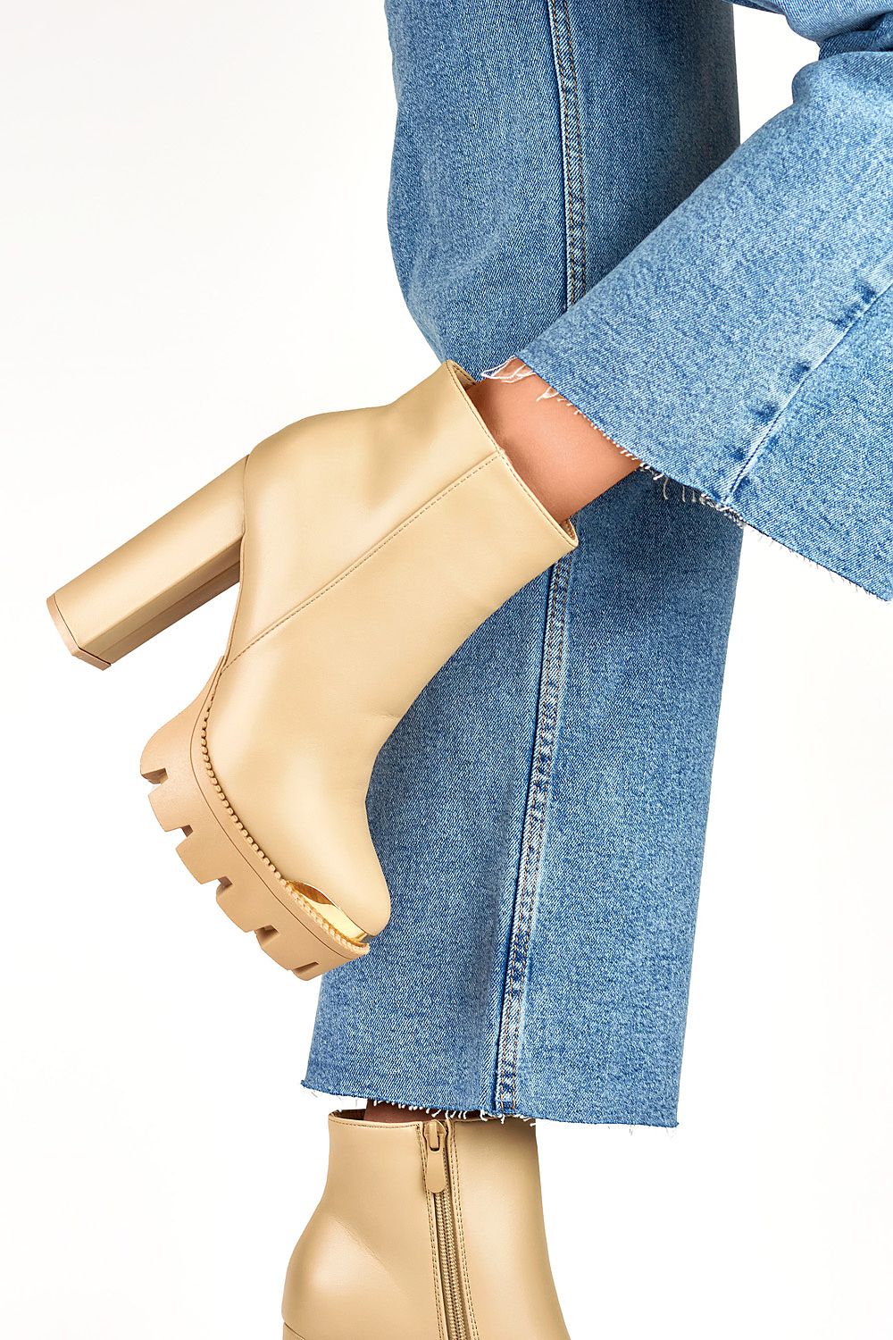 Heel boots model 189134 PRIMO
