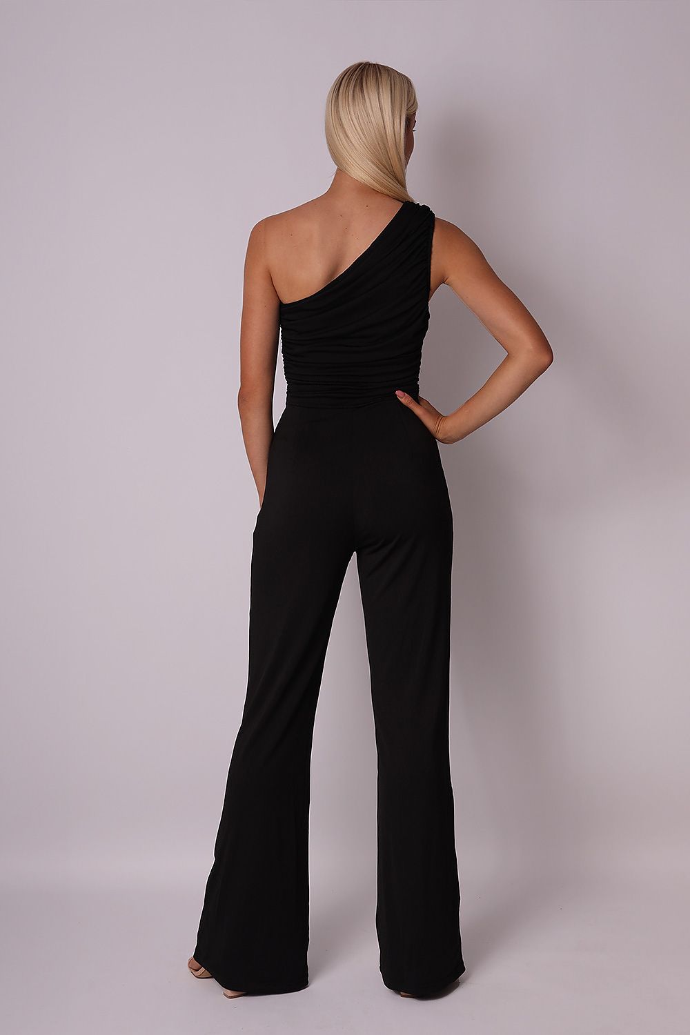 Suit model 191906 Ax Paris