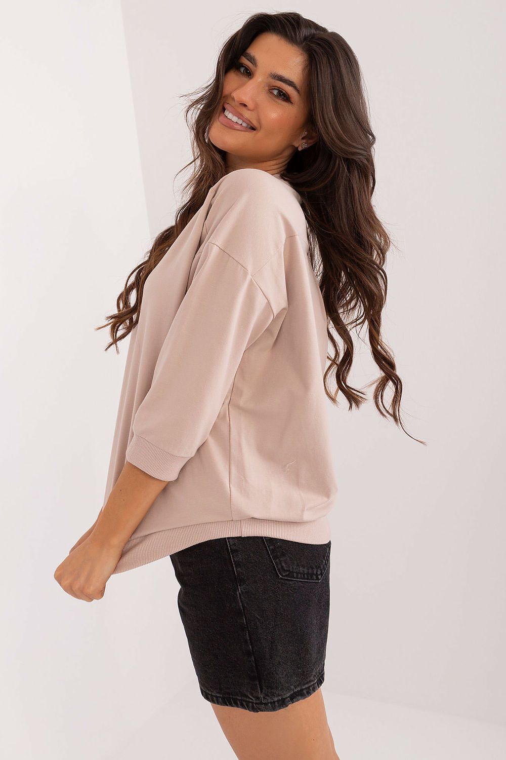 Blouse model 197747 Relevance