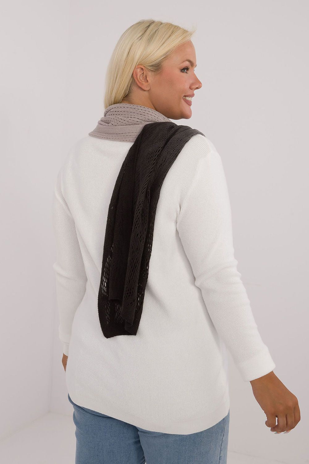 Shawl model 200847 AT