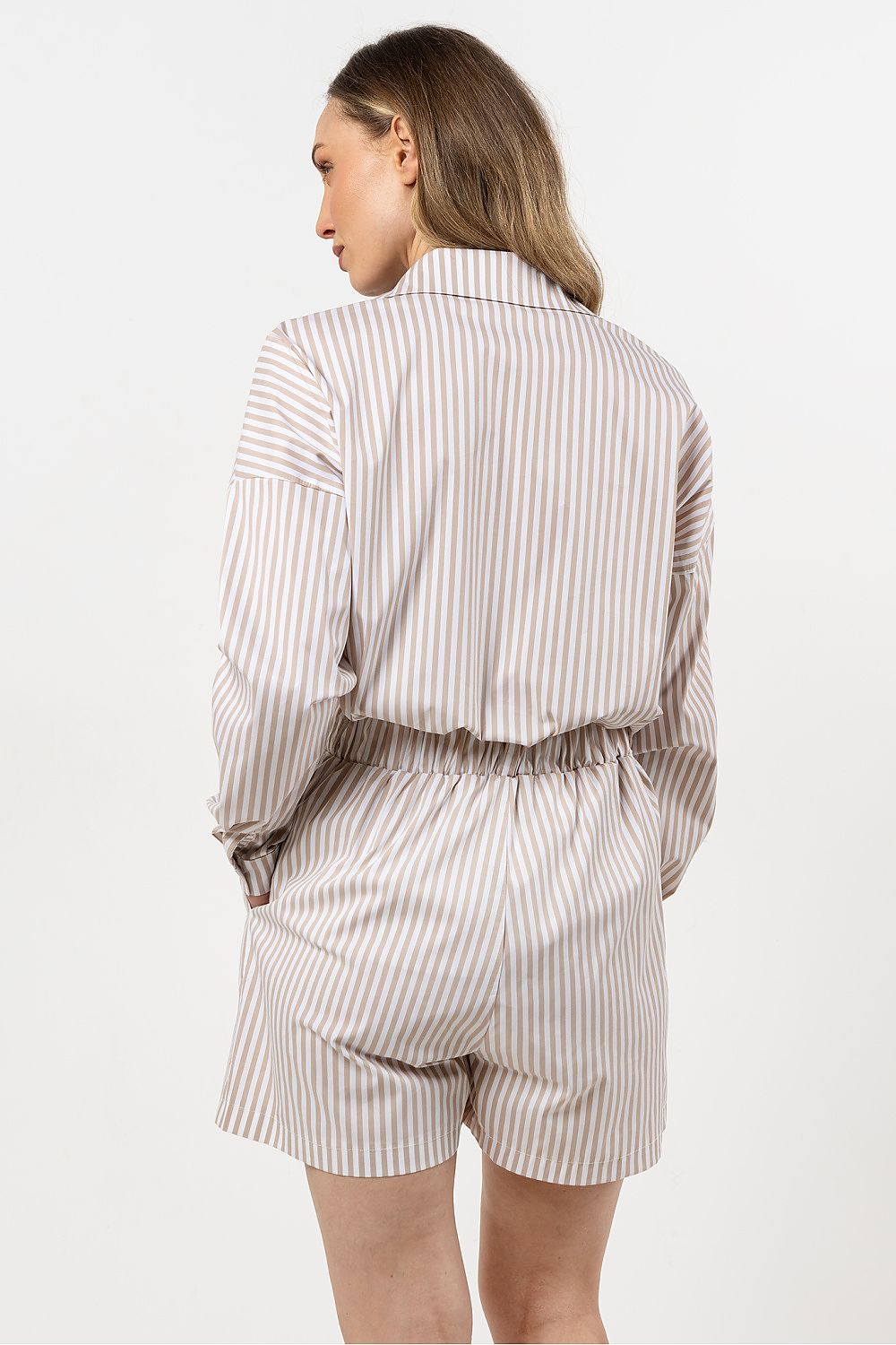 Shorts model 212203 awama