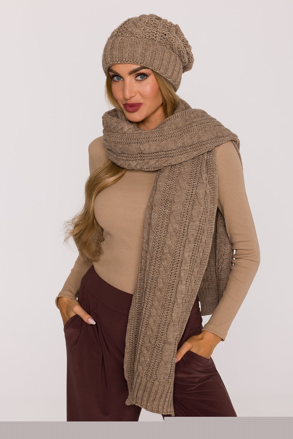 Shawl model 219544 Moe