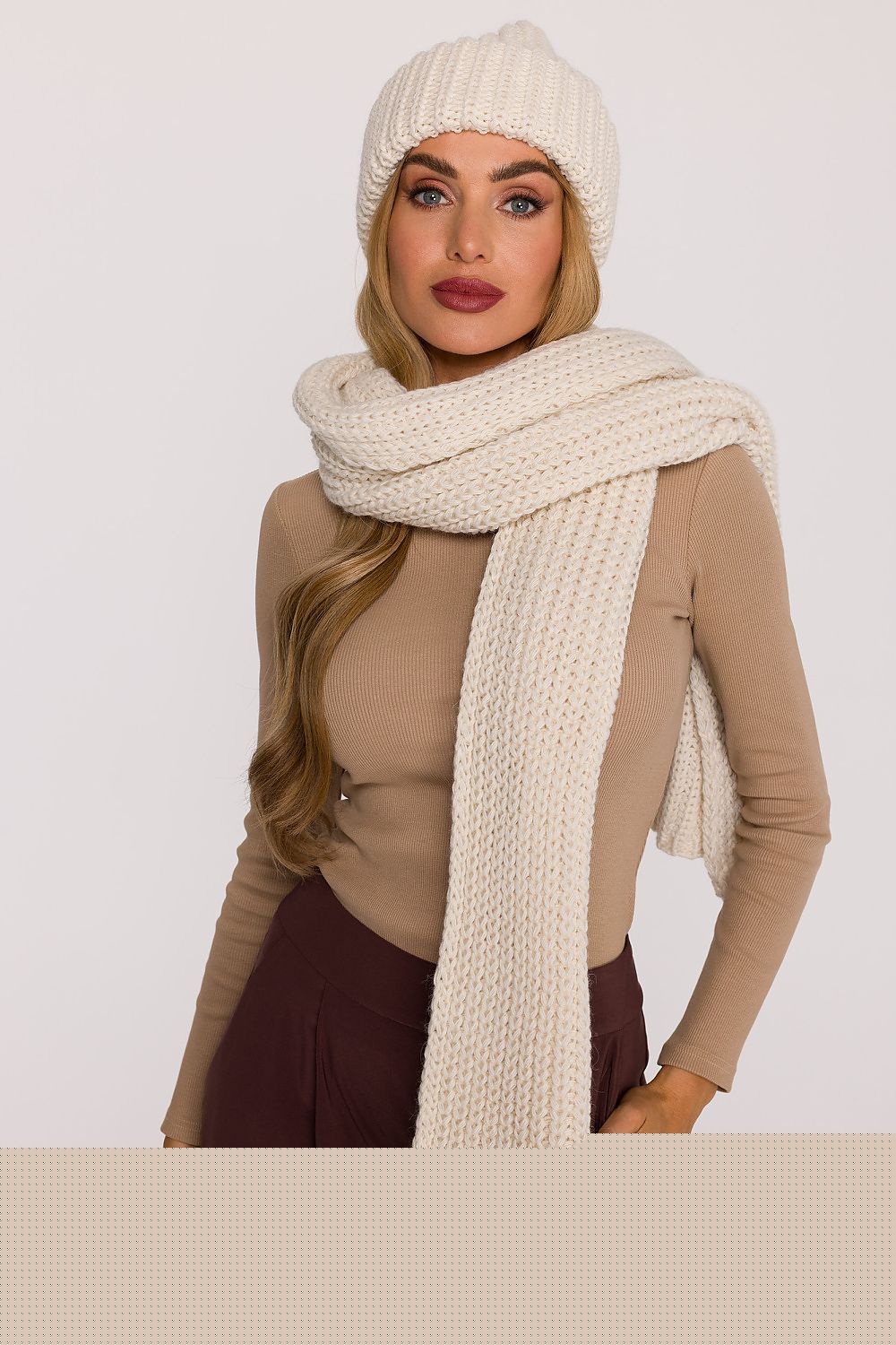 Shawl model 219551 Moe