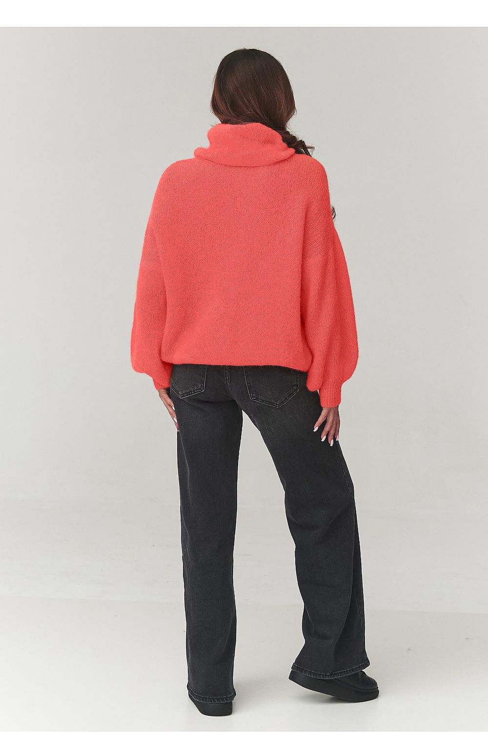 Turtleneck model 220792 Makadamia