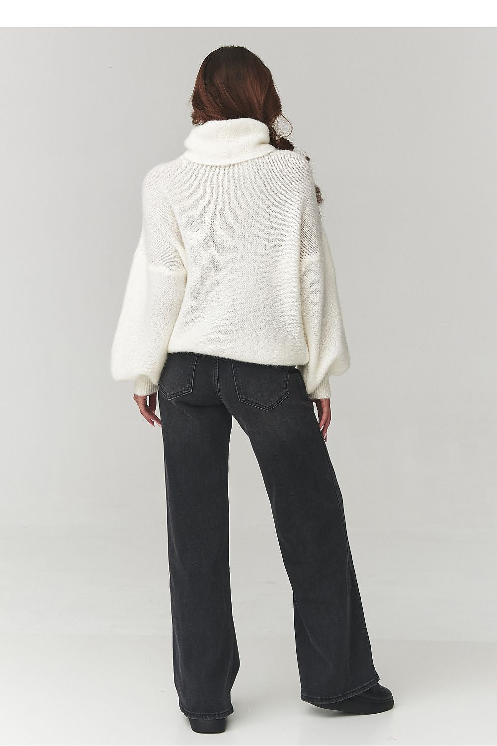 Turtleneck model 220793 Makadamia
