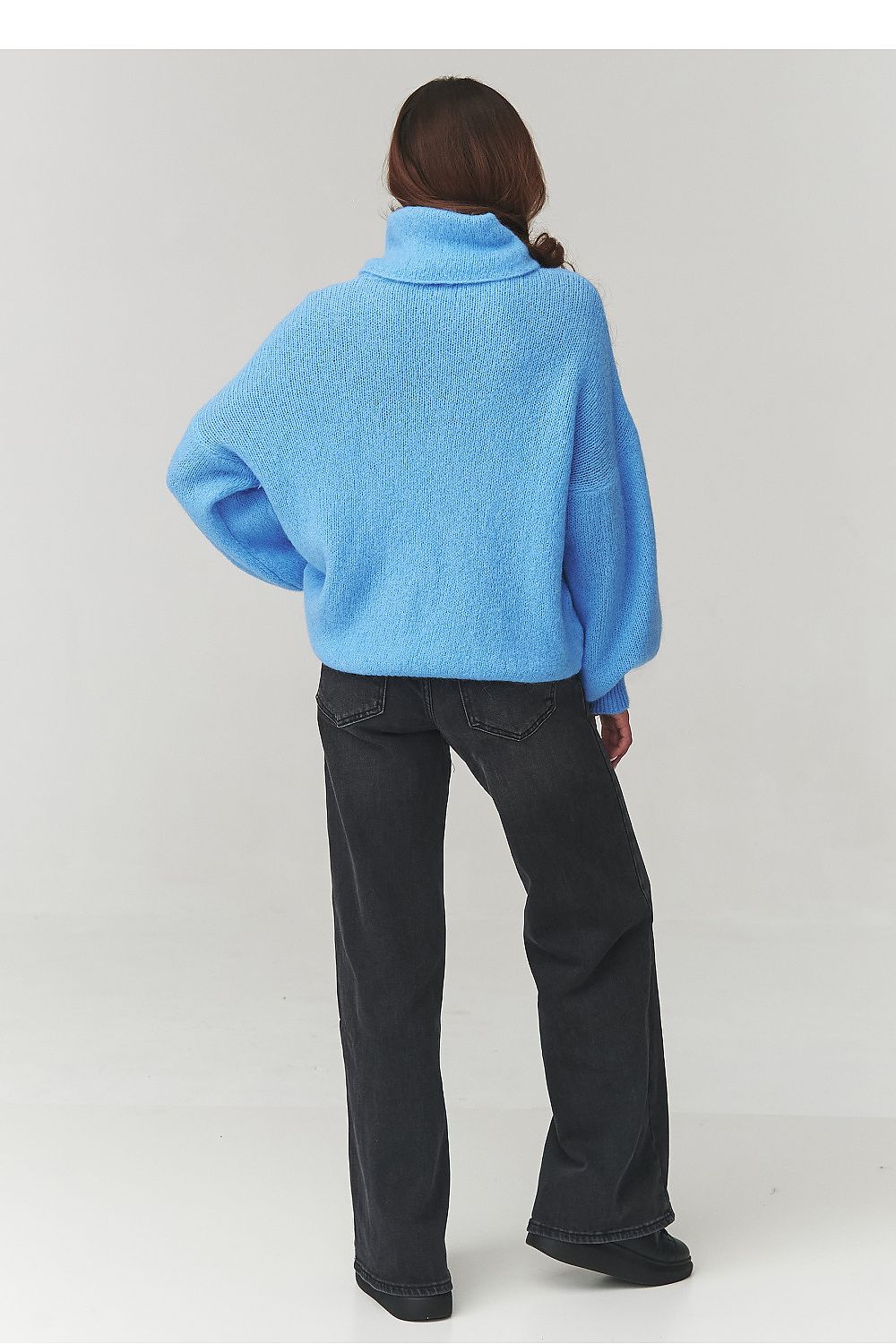 Turtleneck model 220796 Makadamia