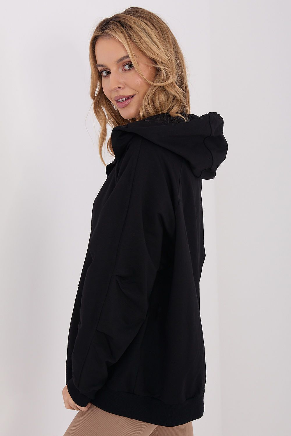 Sweatshirt model 221742 Relevance