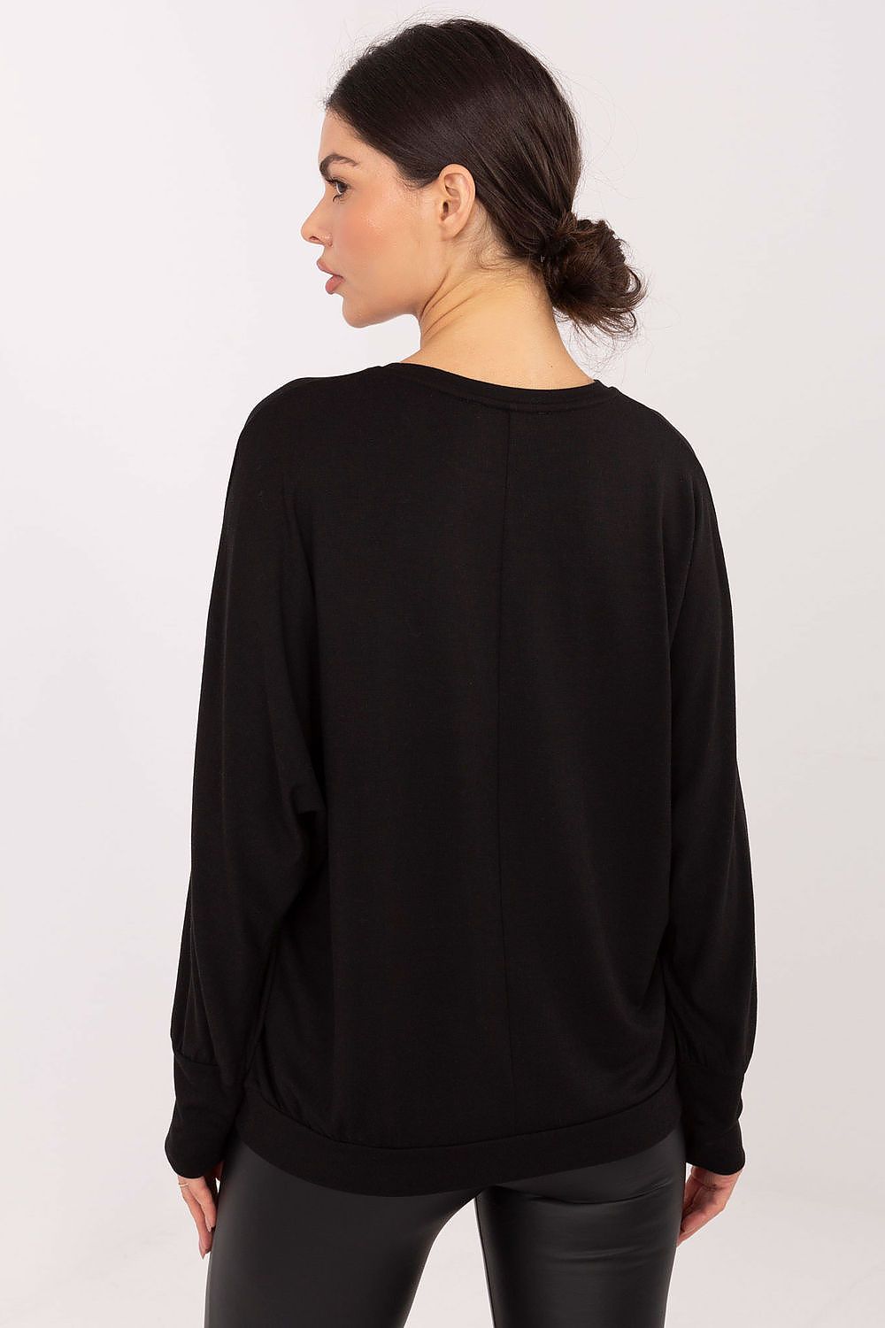 Blouse model 222423 Relevance