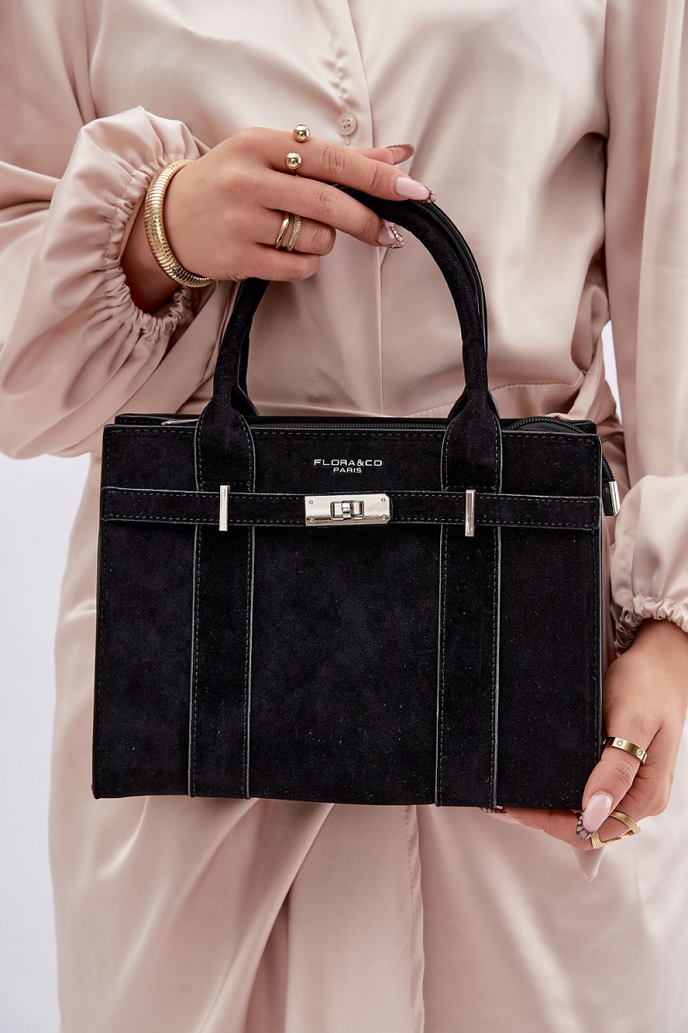 Everyday handbag model 230563 Step in style