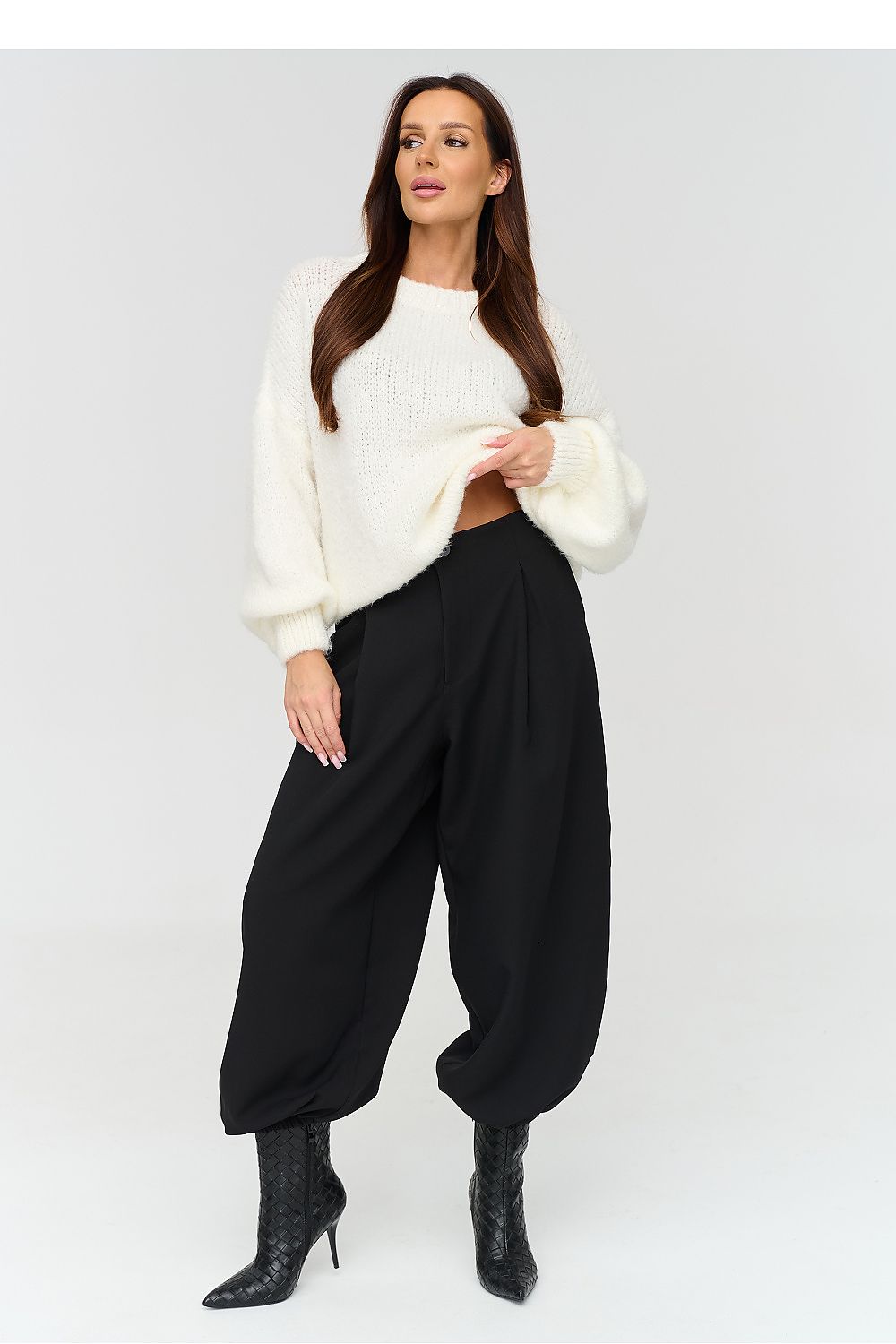 Harem trousers model 231997 Makadamia
