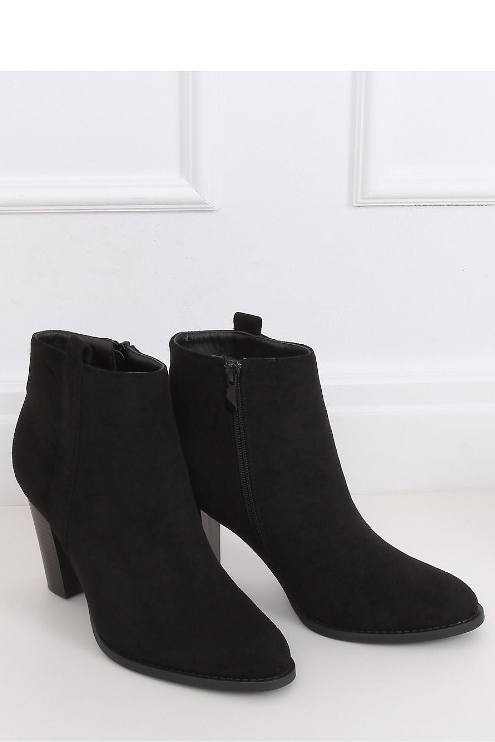Heel boots model 146713 Inello