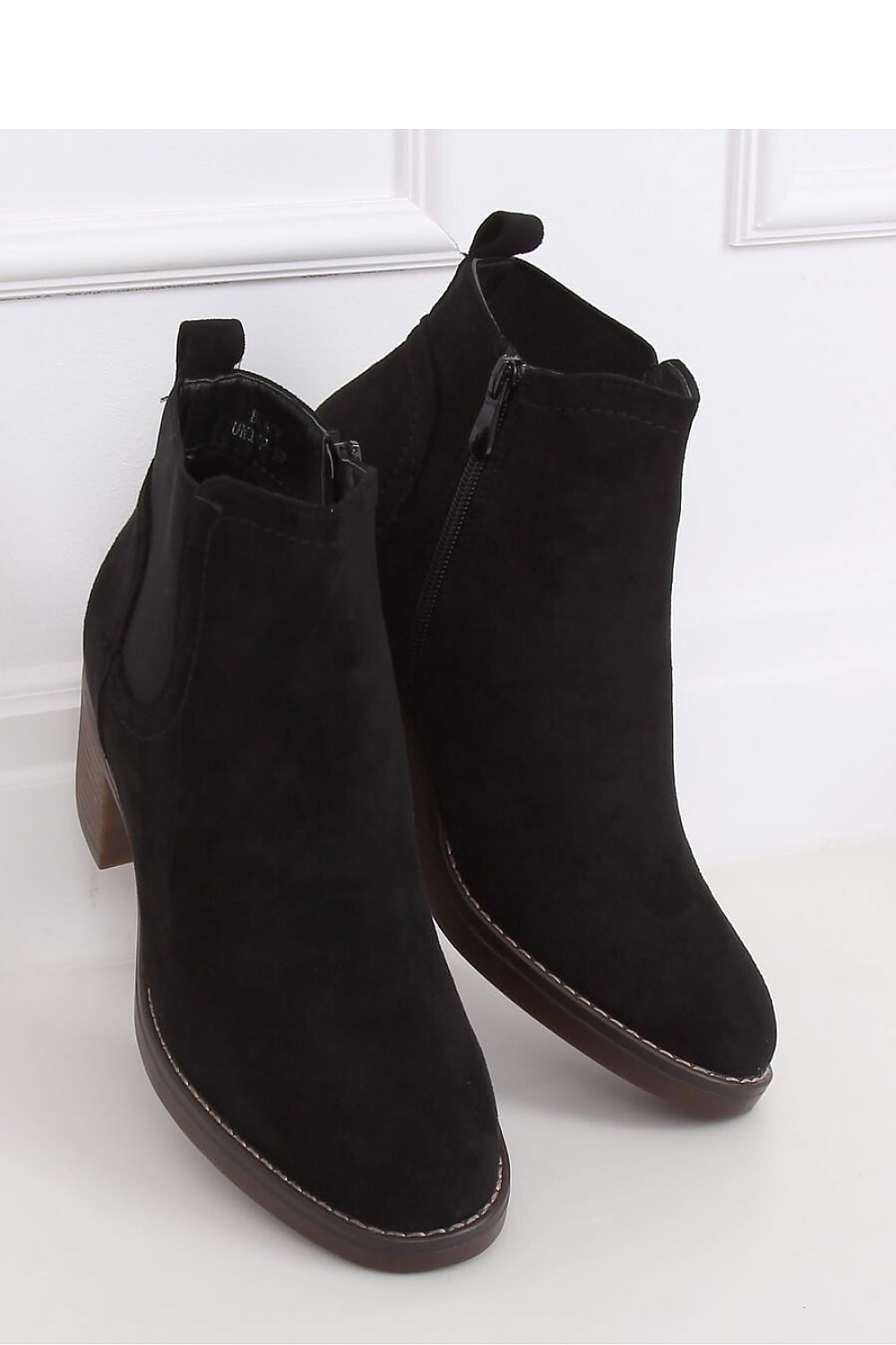 Heel boots model 146818 Inello