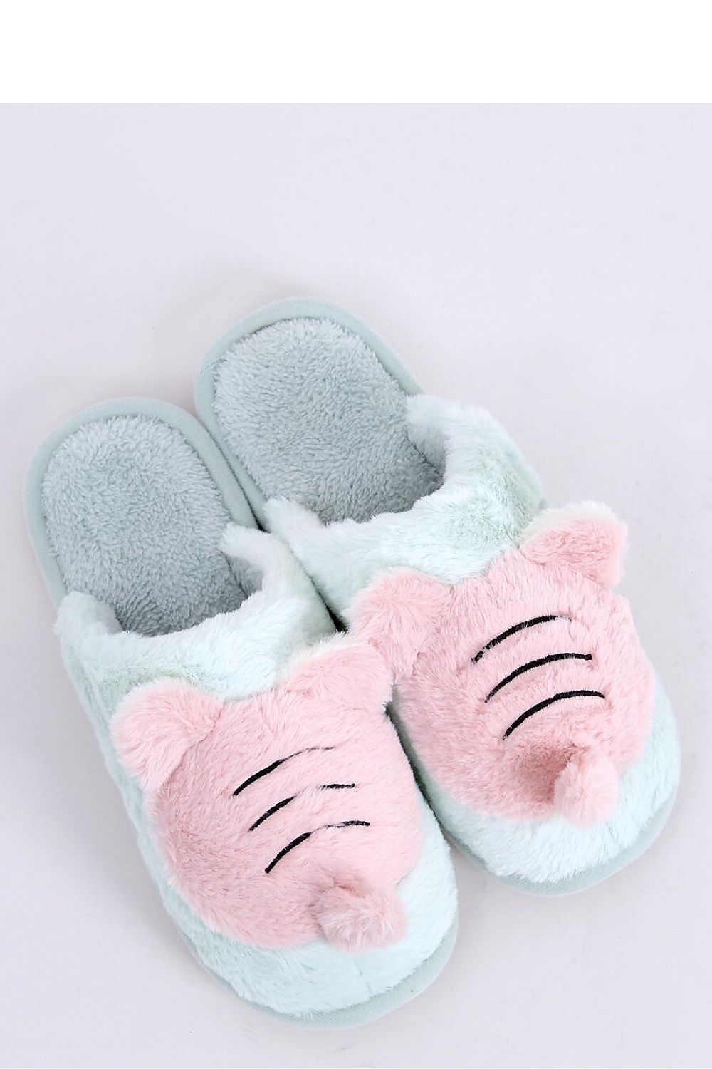 Slippers model 174115 Inello