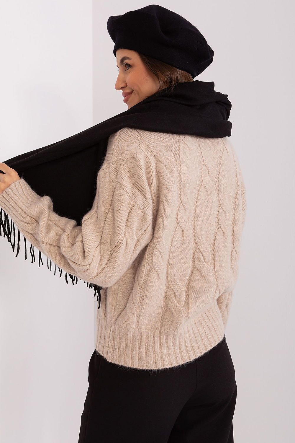 Shawl model 185891 AT