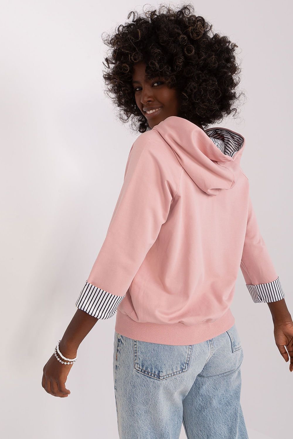 Sweatshirt model 185939 Relevance