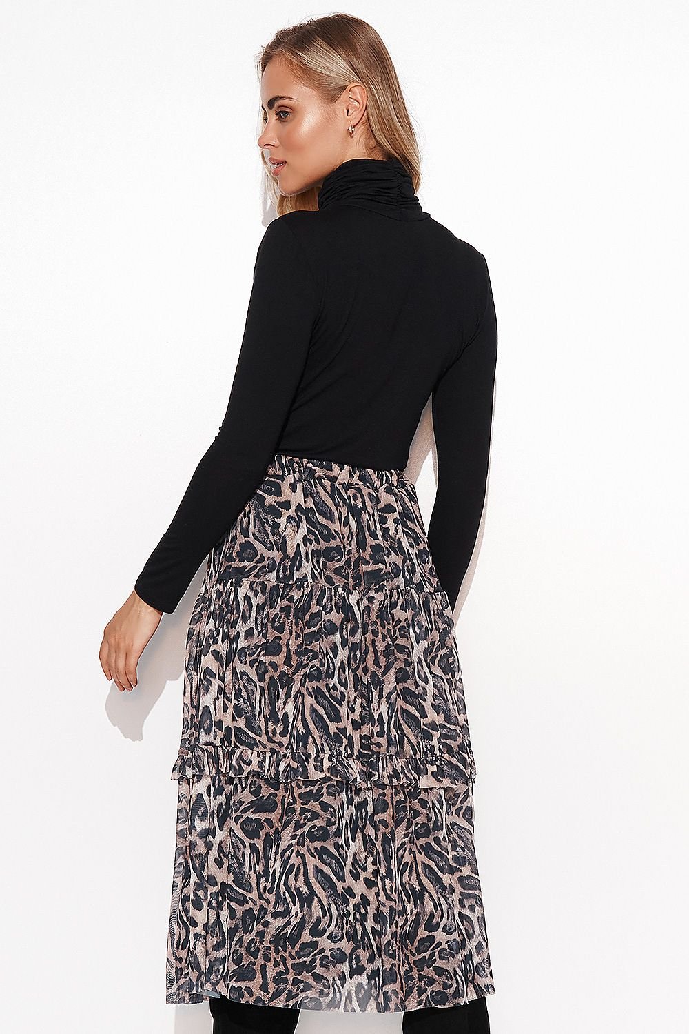 Turtleneck model 170892 Makadamia