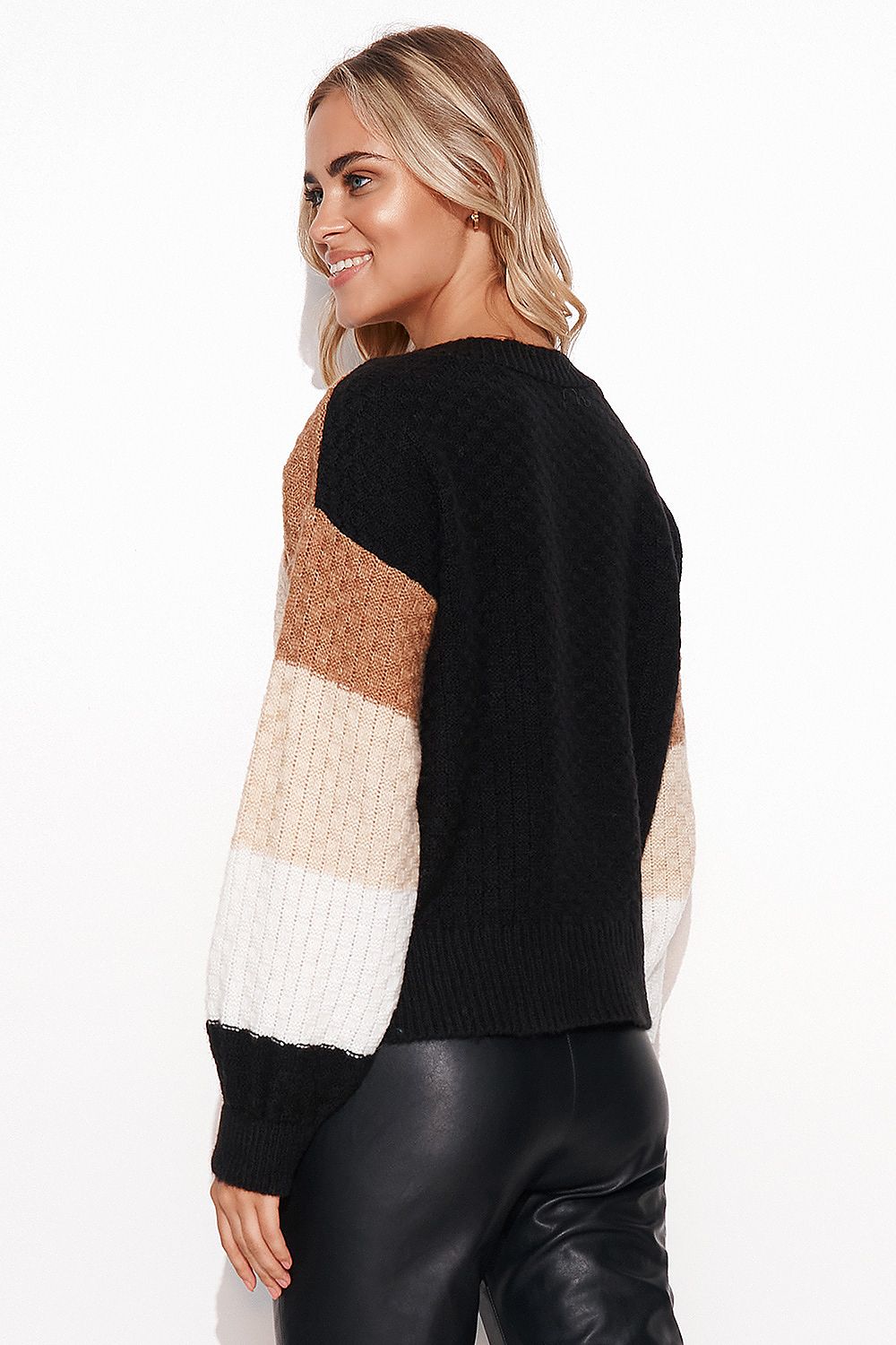 Jumper model 171523 Makadamia