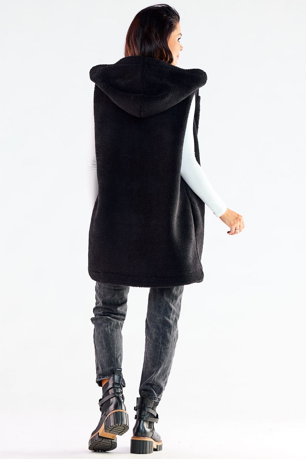 Gilet model 173893 awama