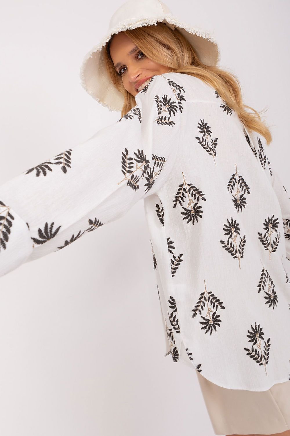 Long sleeve shirt model 182066 Lakerta