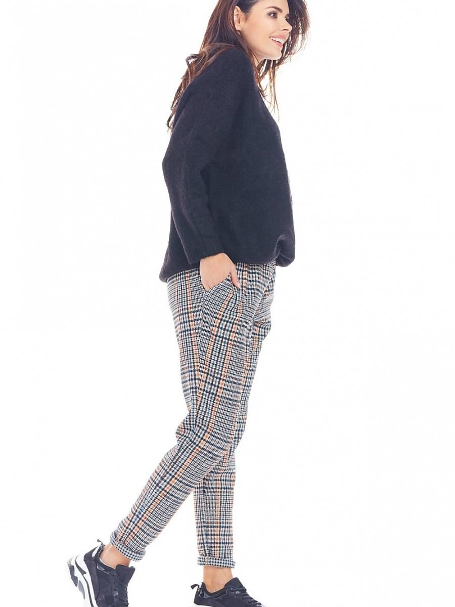 Women trousers model 148985 awama