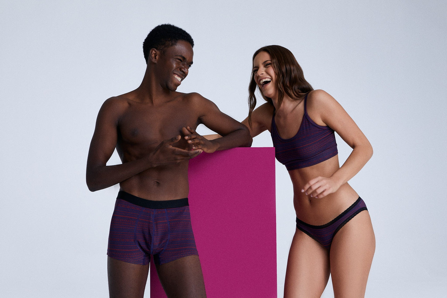 1511-084 | Damen Bustier - Tibetrot/Navy Geometrisch