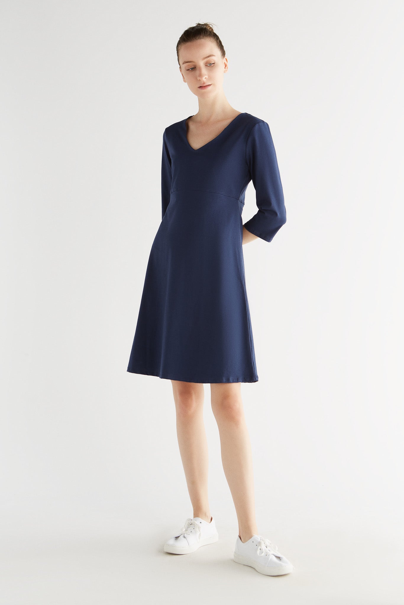 1737-060 | 3/4 Arm V-Neck Kleid - Admiralblau