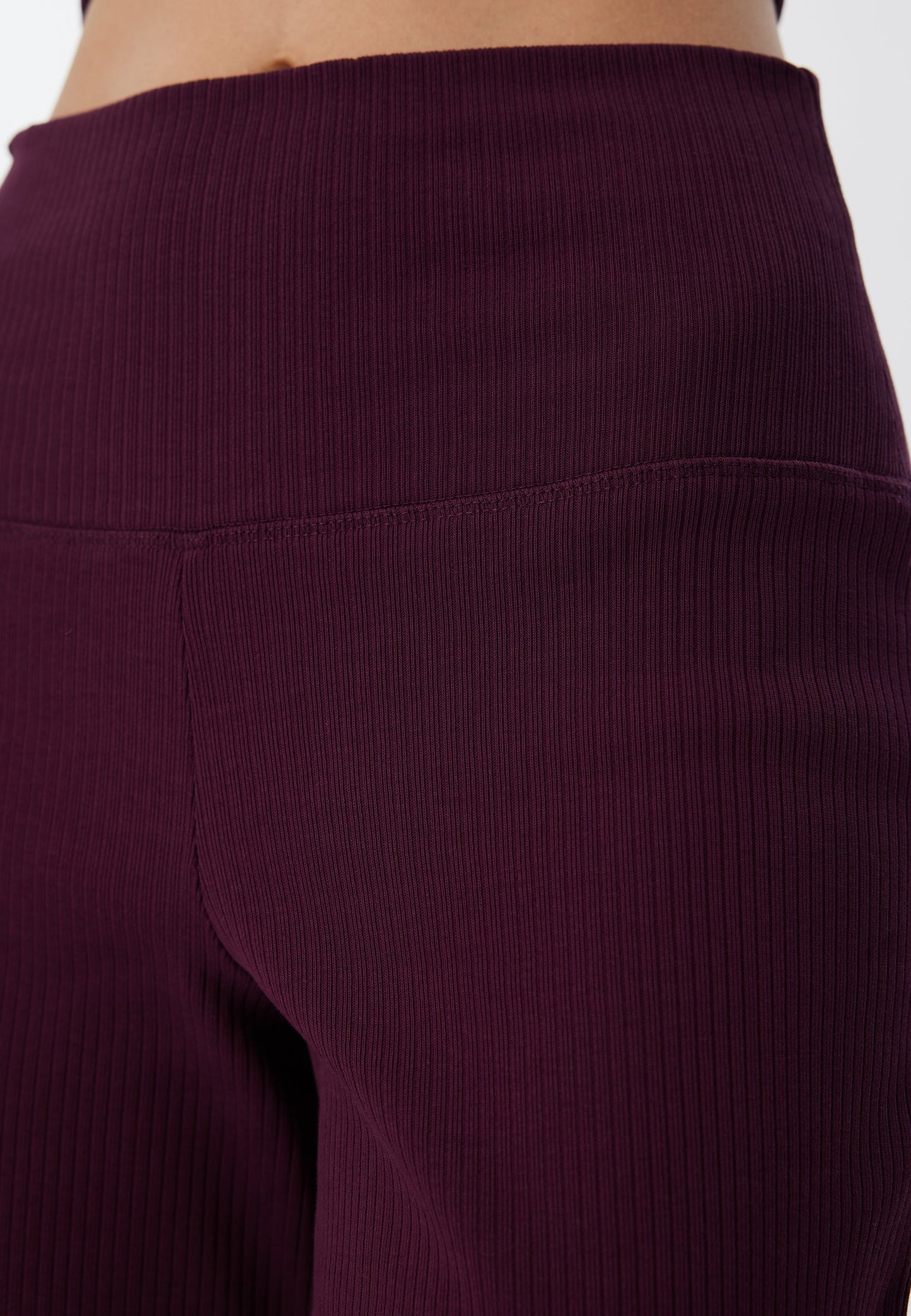4071-028 | Ripp Hose - Aubergine