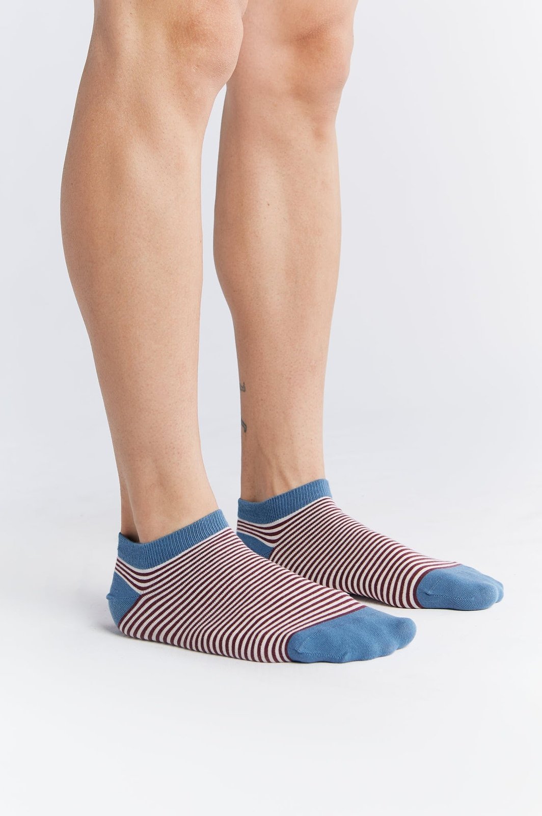 9323 | Unisex Sneakersocken - Bordeaux/Natur Gestreift