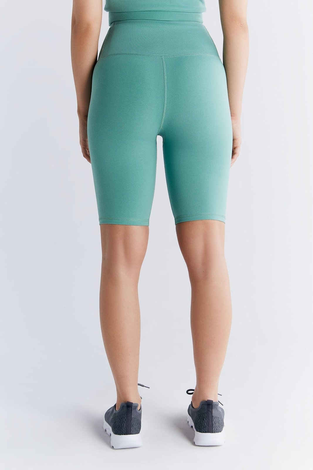 T1331-30 | Damen Fit Shorts - Malachite Green