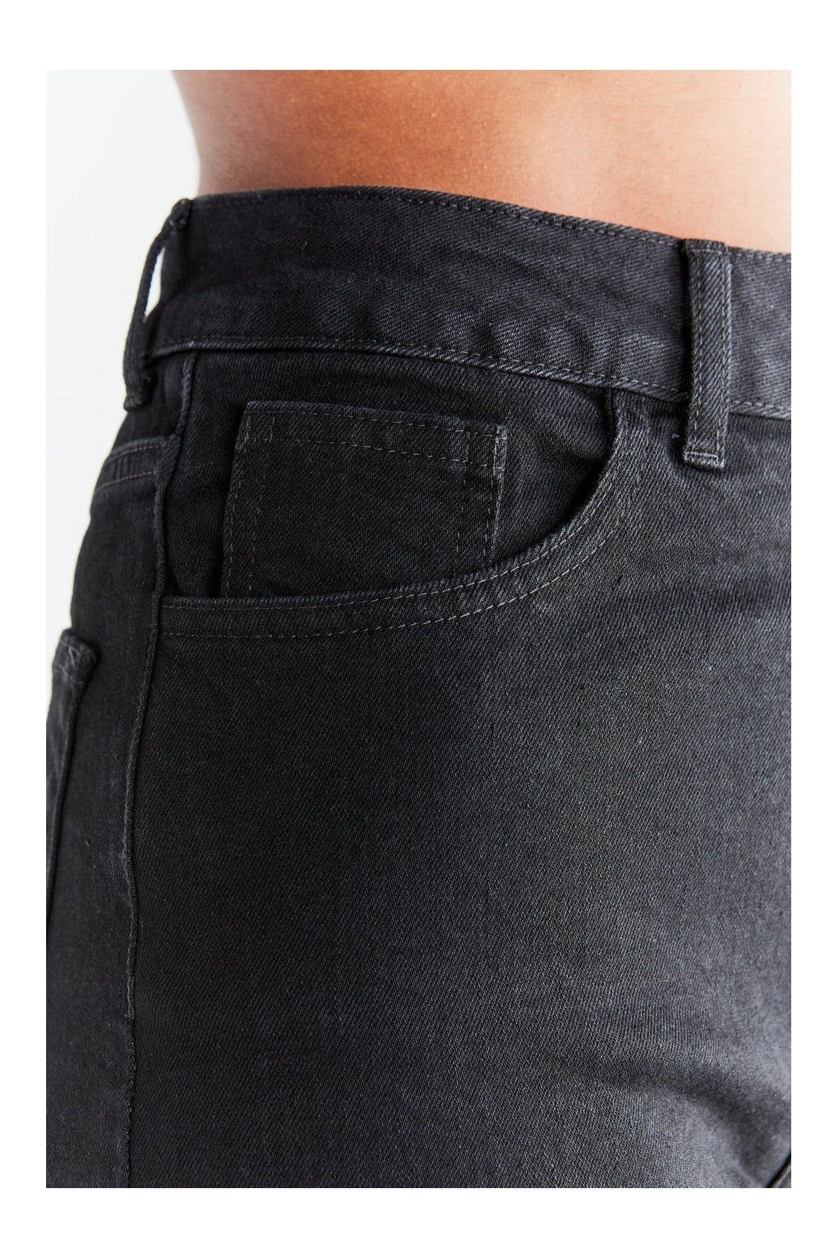 WN1010-104 | Damen Mom Fit - Coal Black