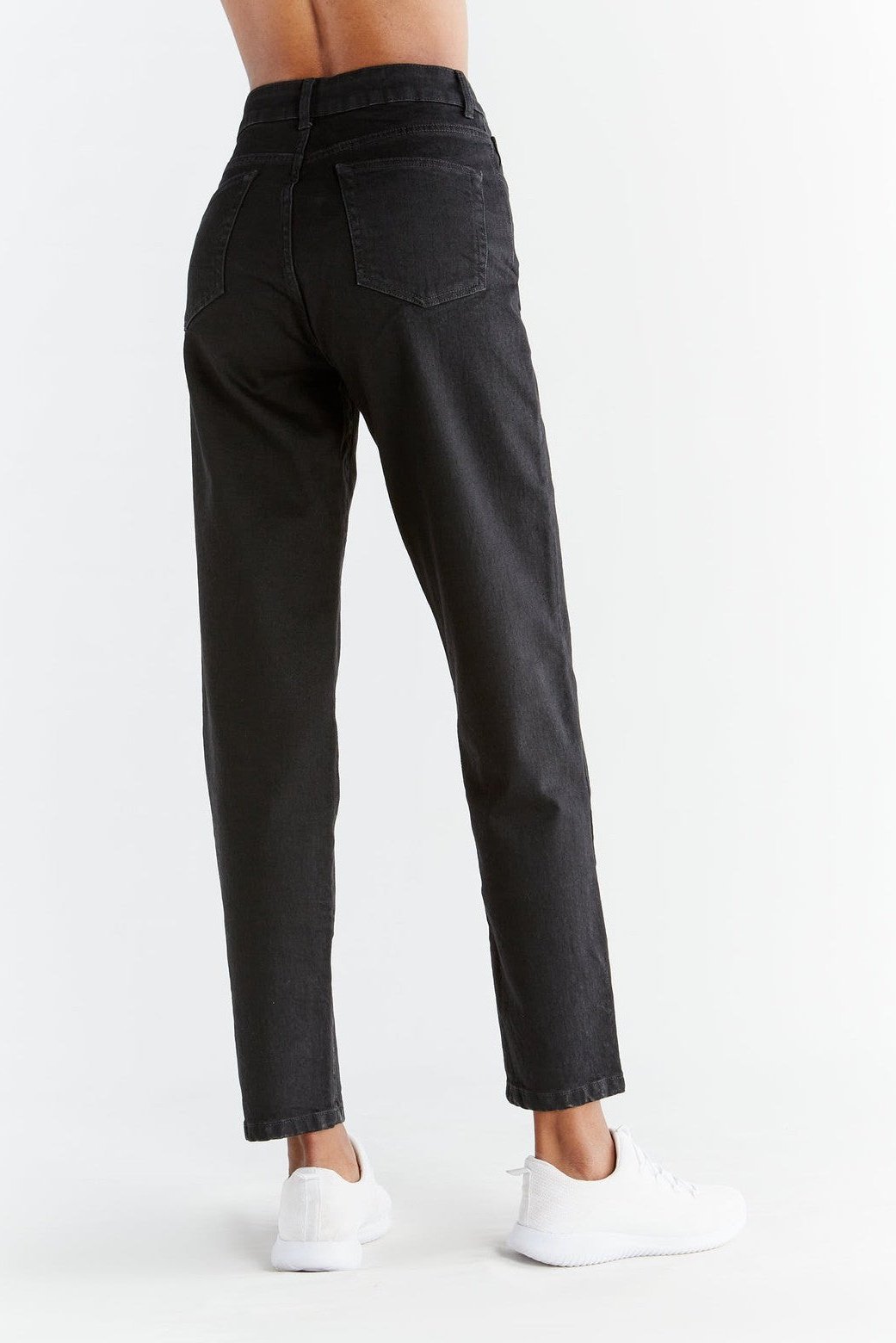 WN1010-104 | Damen Mom Fit - Coal Black