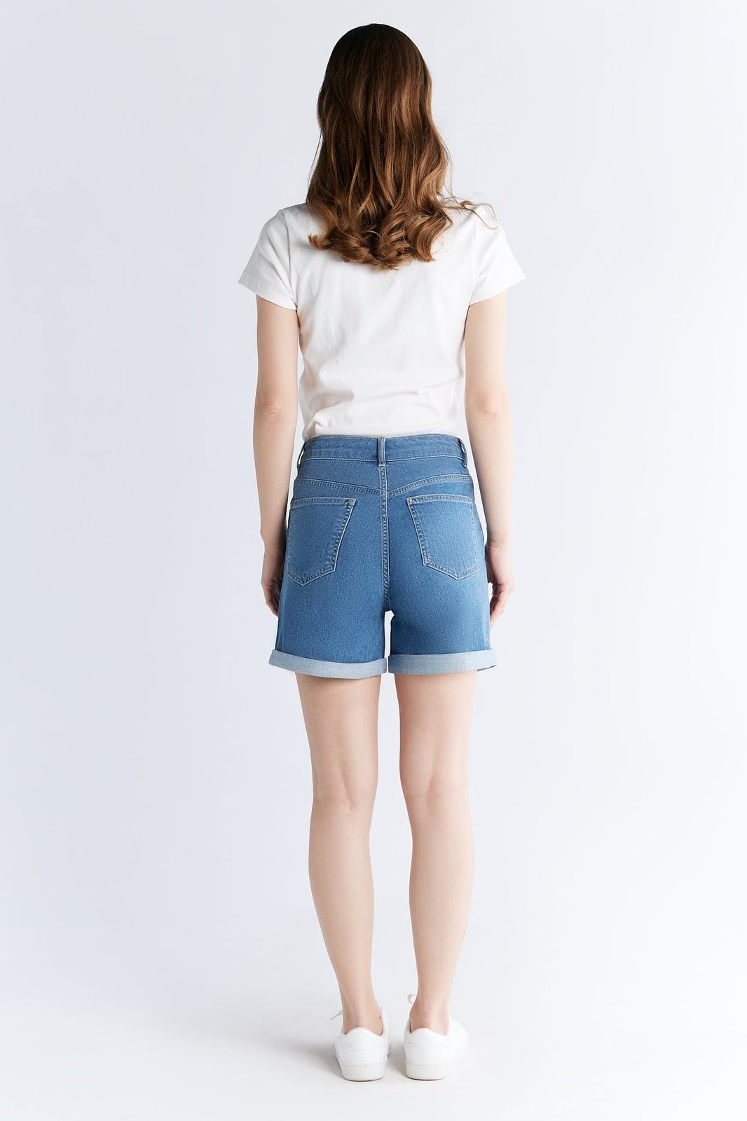 WN3020-325 Damen Mom Shorts, Day Sky Blue