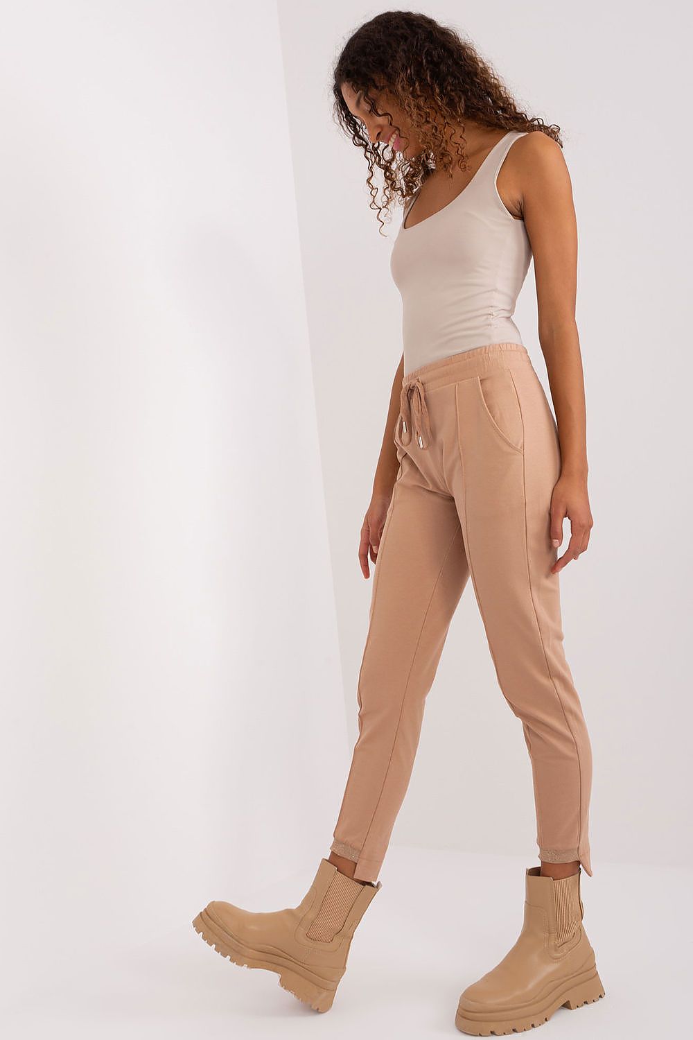 Tracksuit trousers model 191233 Relevance