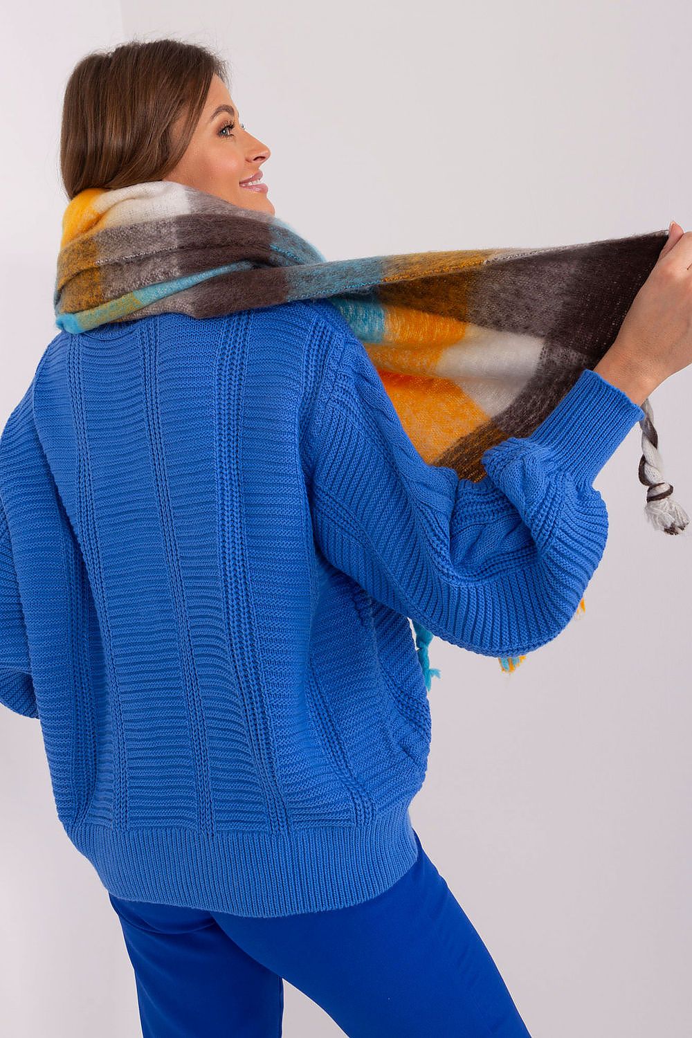 Shawl model 191708 AT