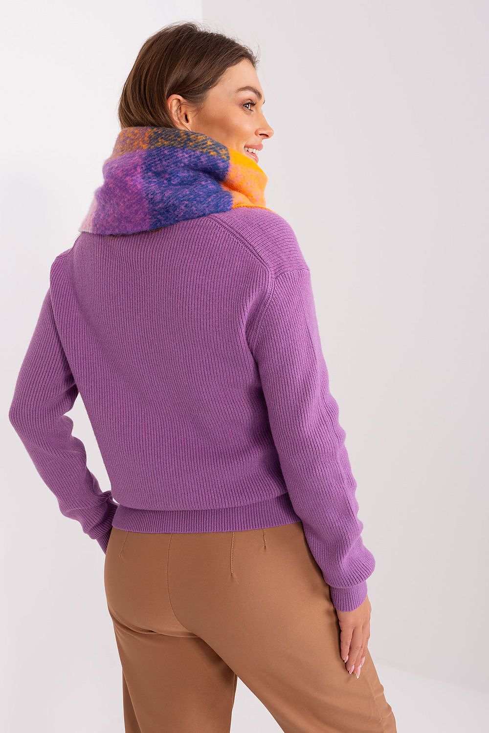 Shawl model 191720 AT