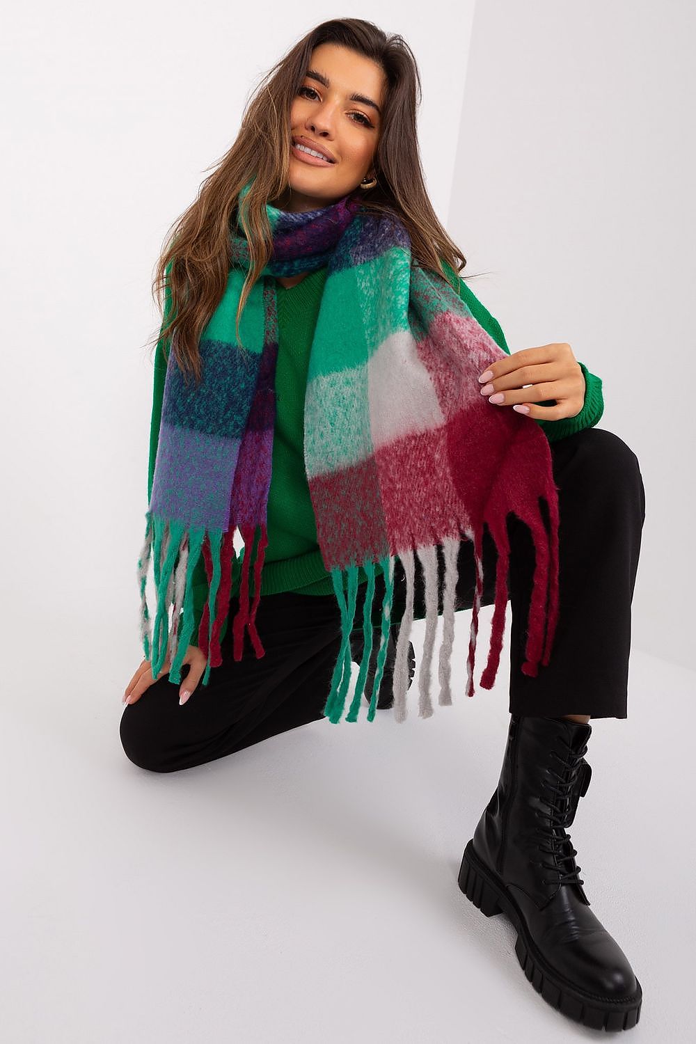 Shawl model 191722 AT