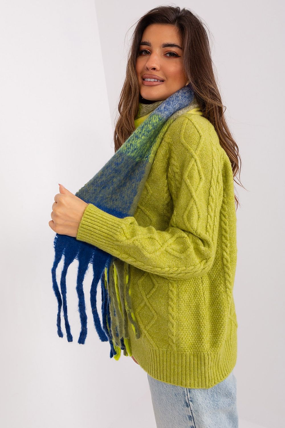 Shawl model 191723 AT
