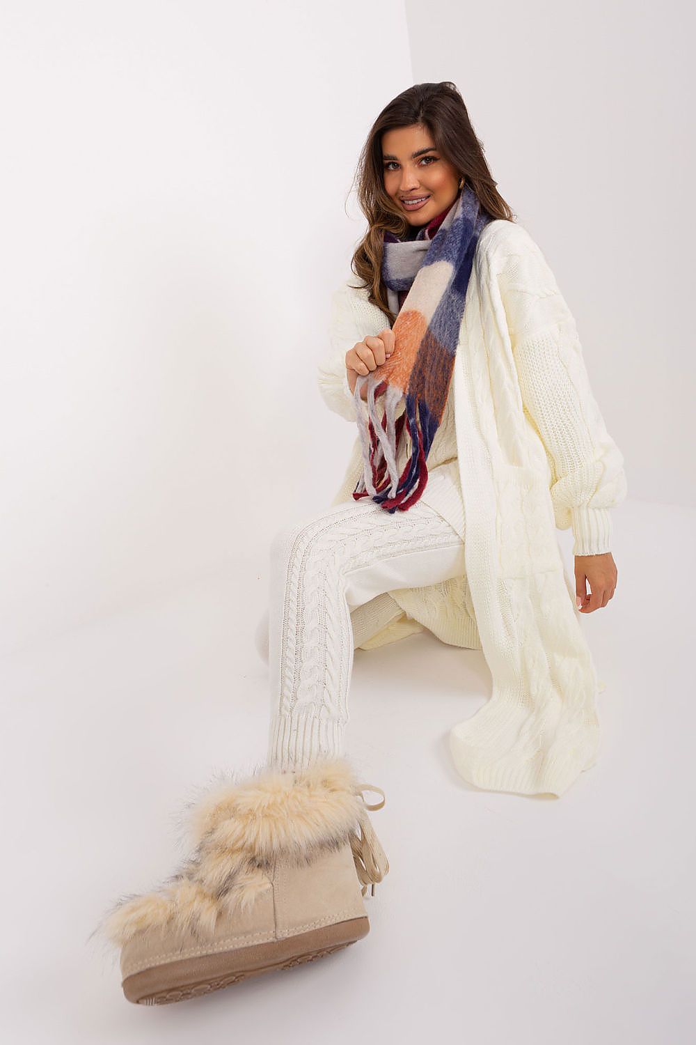 Shawl model 191727 AT