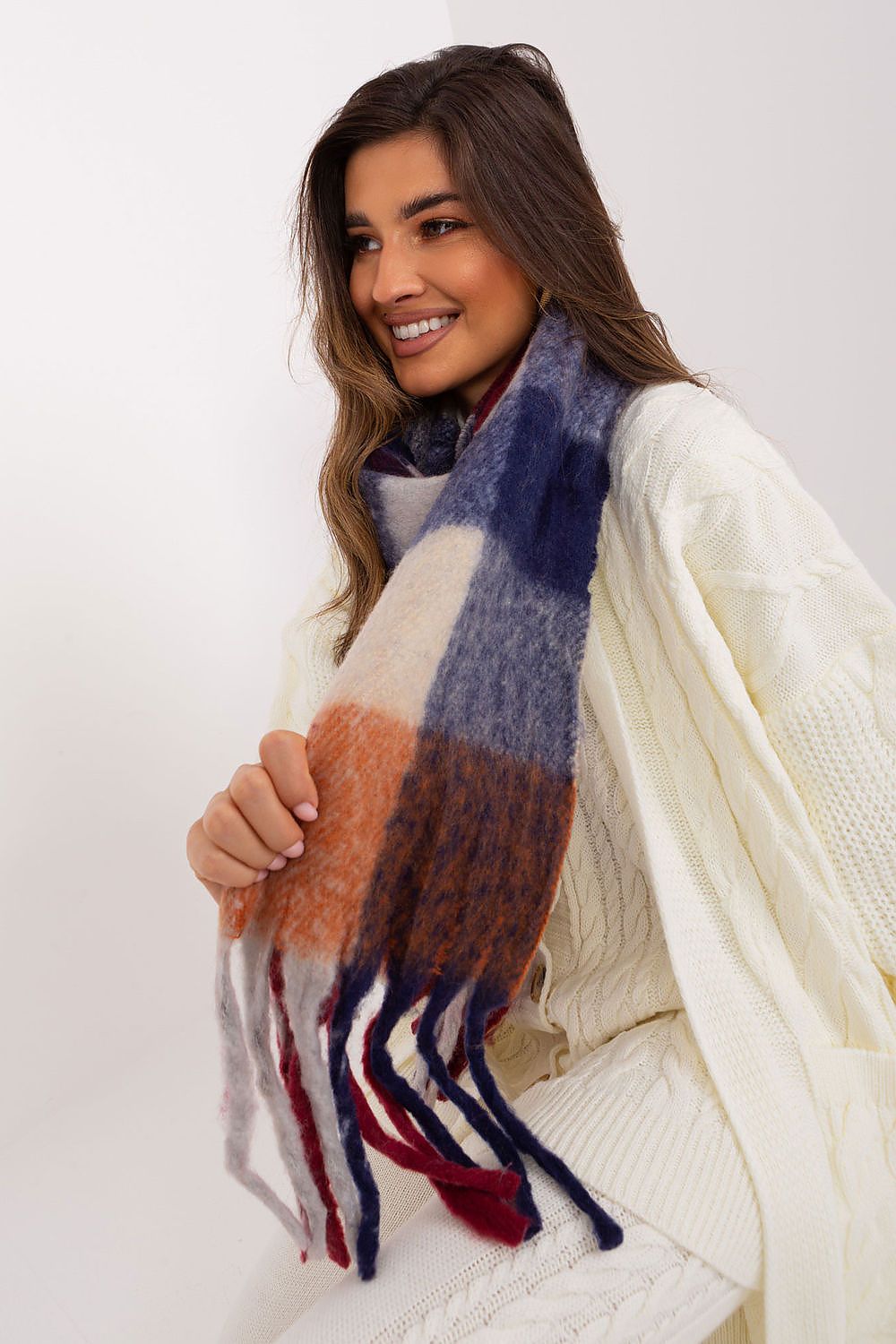 Shawl model 191727 AT