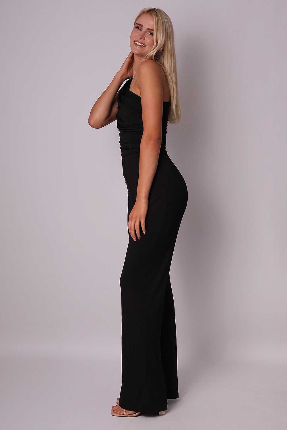 Suit model 191906 Ax Paris