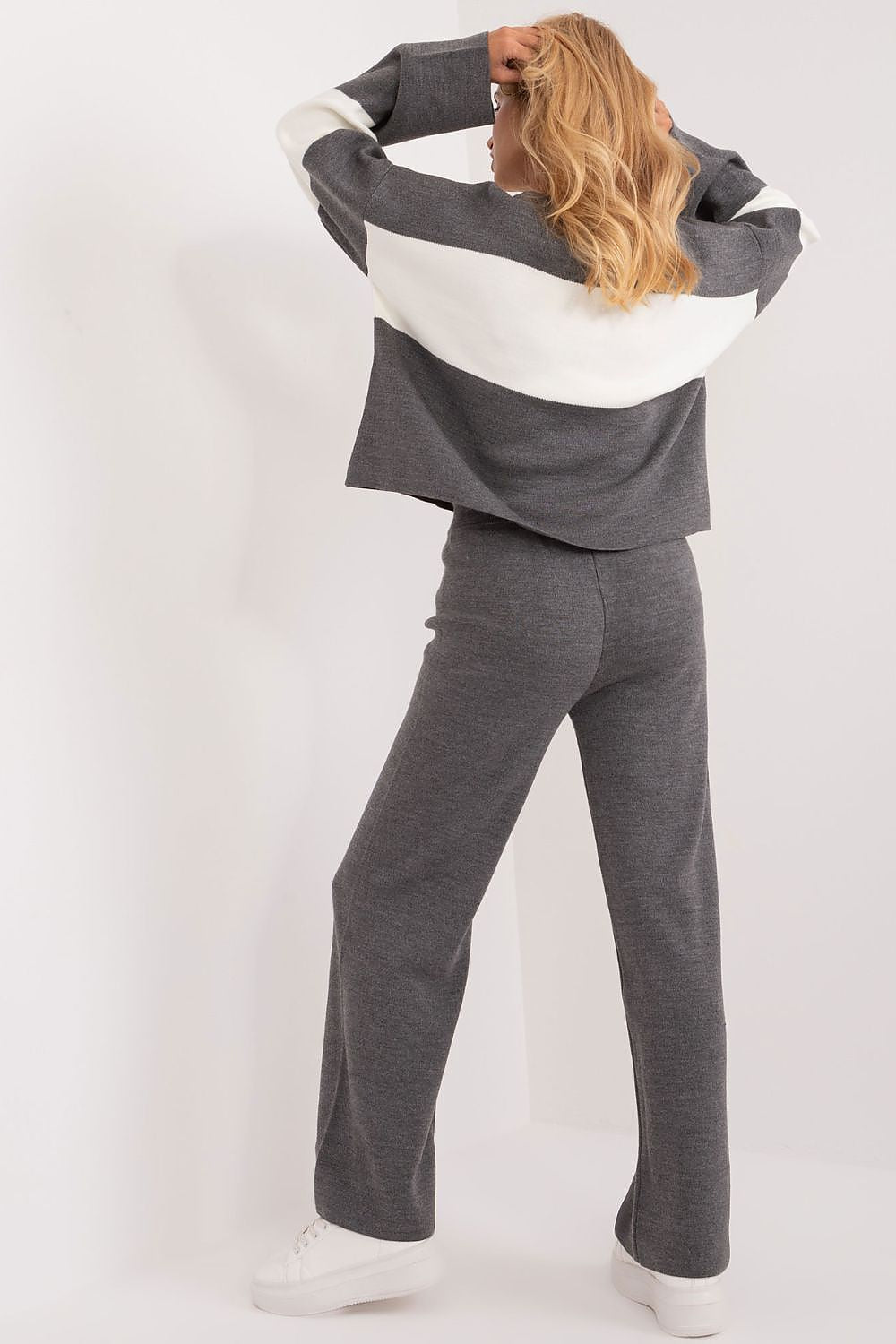 Set model 192690 Badu