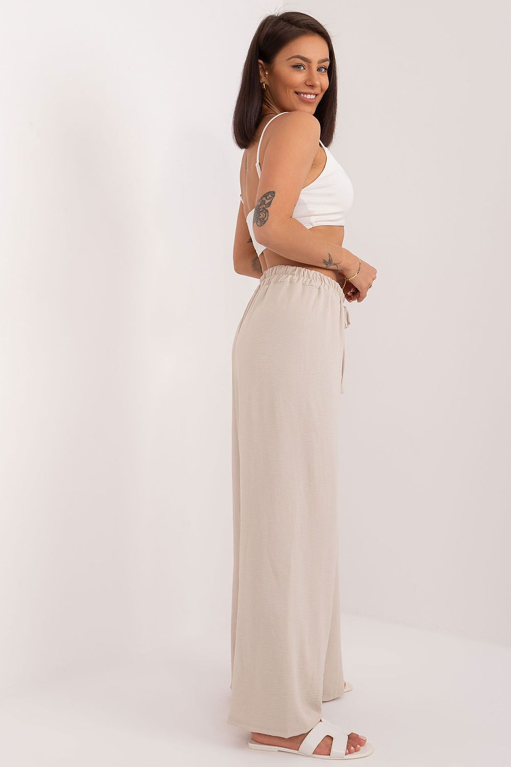 Women trousers model 194718 Italy Moda