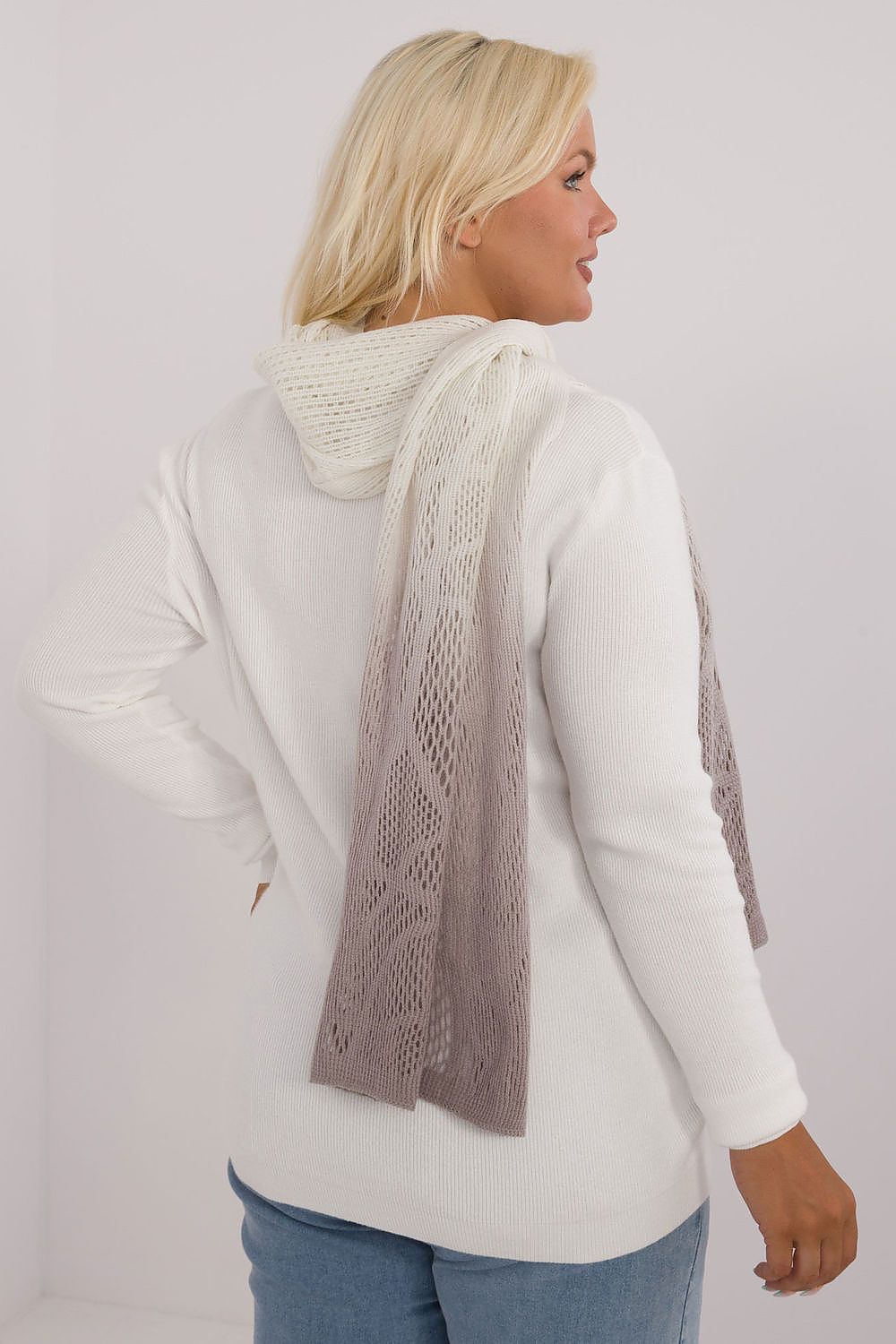 Shawl model 200850 AT