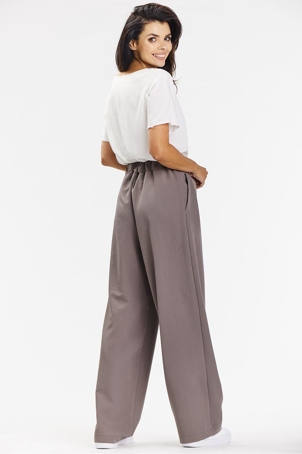 Women trousers model 201252 awama