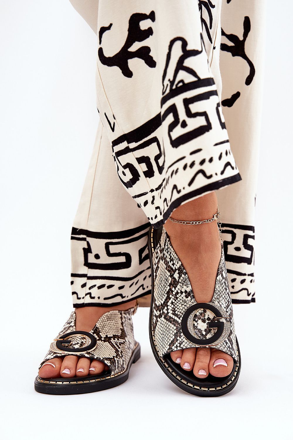  Sandals model 210139 Step in style 