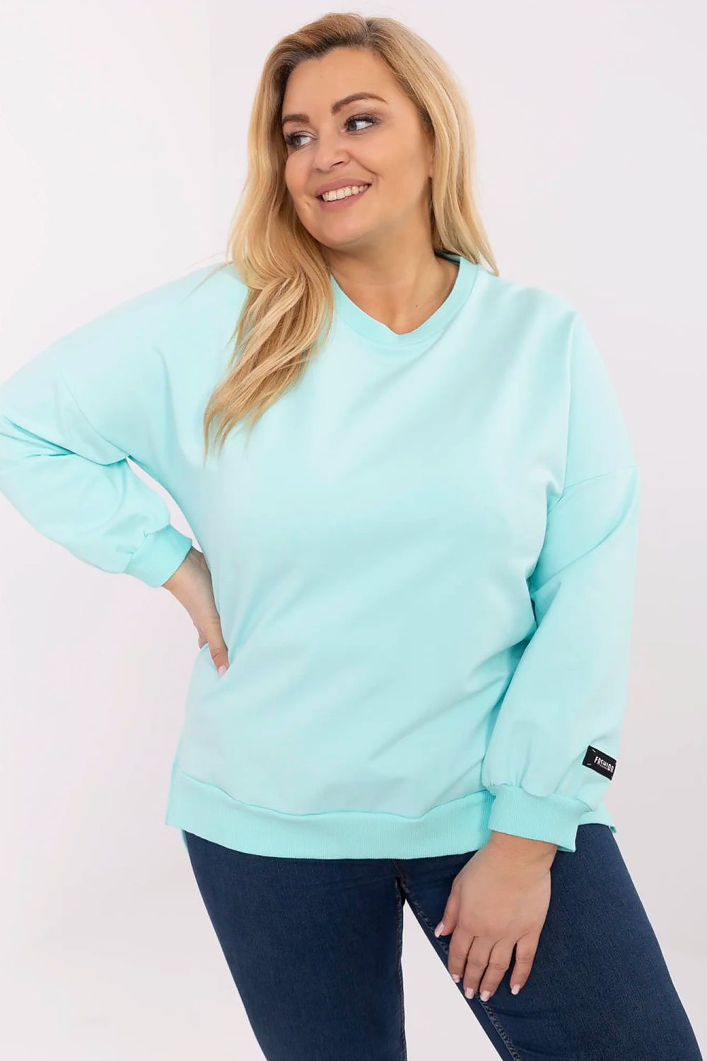  Plus size sweatshirt model 211732 Relevance 