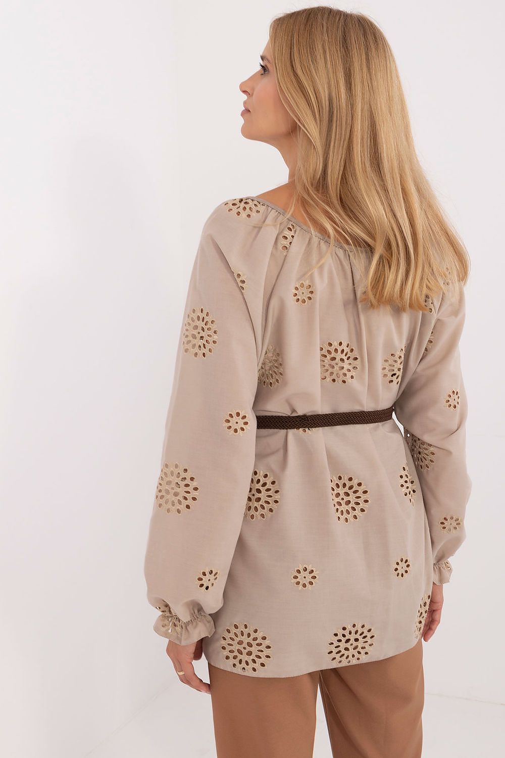  Blouse model 214452 Lakerta 