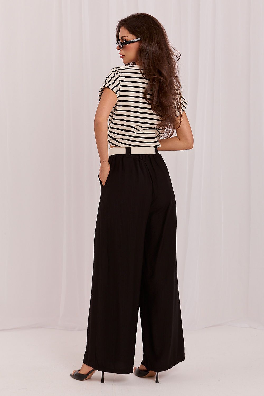  Women trousers model 229383 Rue Paris 